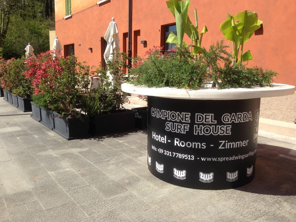Hostel Campione Del Garda Surf House Pieve  Exterior foto